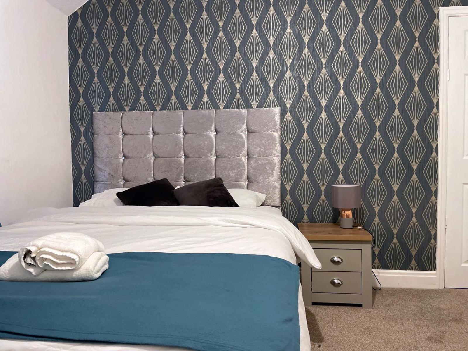 Lovely Spacious House Family & Contractor Friendly 3 Bedroom Near Centre Sleeps 8 Сasa de vacaciones Leeds (West Yorkshire)